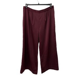 H Halston pants burgundy cropped lightweight